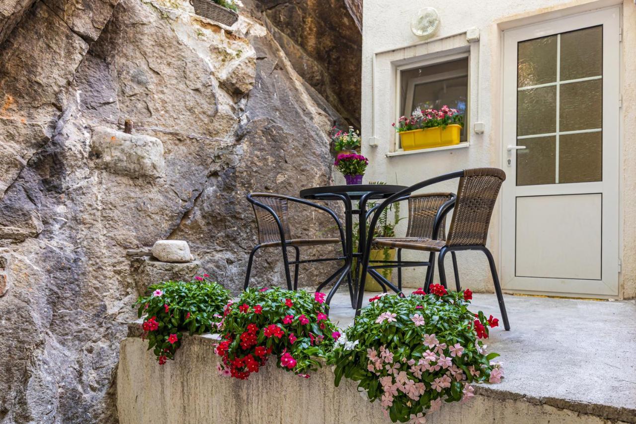 The Old Town Vintage 2-Bedroom Jewel By Flat Mаnager Plovdiv Ngoại thất bức ảnh